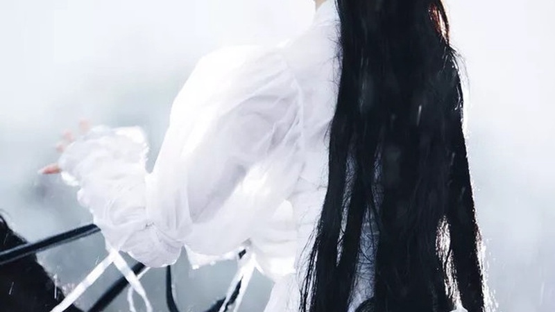 刘亦菲代言华为智界引热议，余承东辟谣恋情传闻仍遭质疑